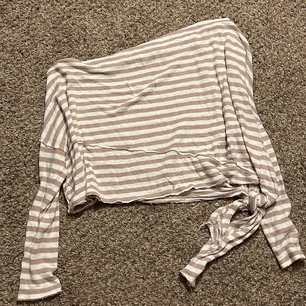 Love stitch off shoulder cropped long sleeve - Picture 6 of 6